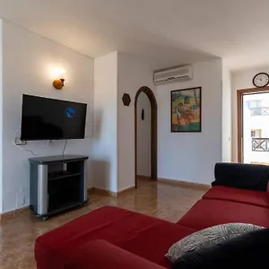 https://apartamento-con-2-terrazas-en-los-cristianos.tenerifehoteles.net